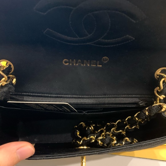SOLD❌Vintage Chanel satin CC logo mini bag - Picture 11 of 12
